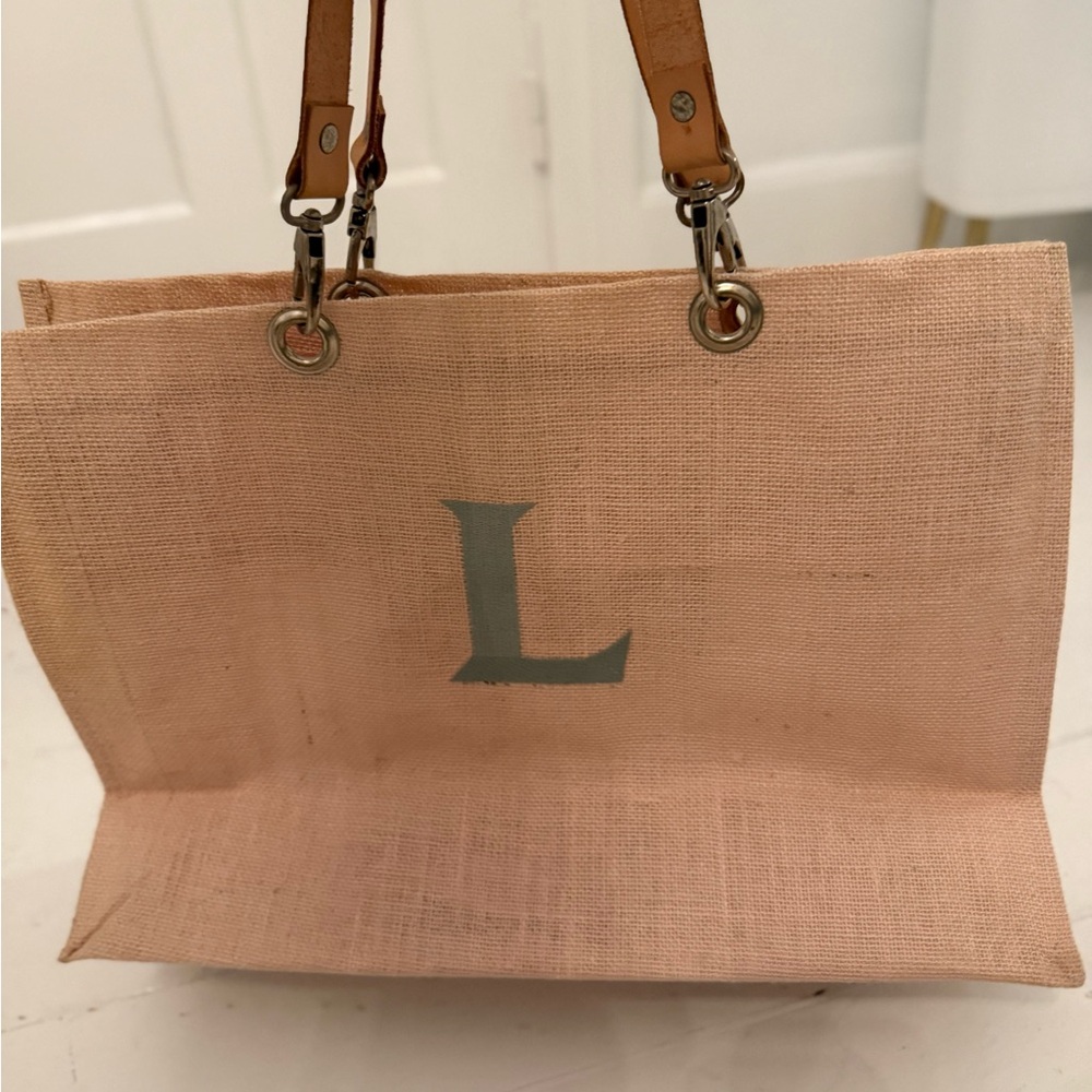 Stylish Blush Pink Tote Bag with Leather Handles and Grey “L” Monogram